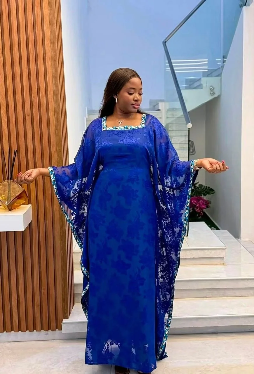 Boubou bleu roi en dentelle